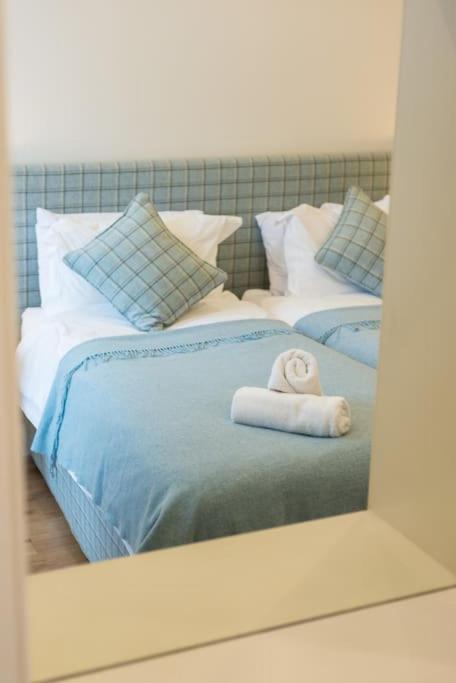 Self Catering , City Centre Apartment With Parking EDI Eksteriør billede