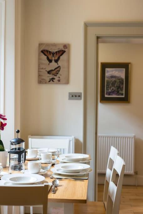 Self Catering , City Centre Apartment With Parking EDI Eksteriør billede