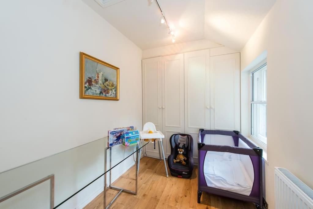 Self Catering , City Centre Apartment With Parking EDI Eksteriør billede