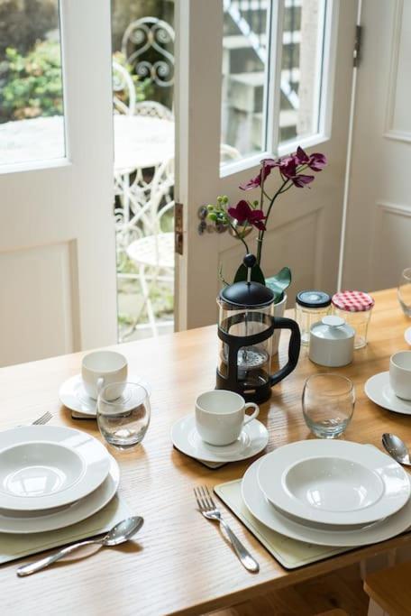 Self Catering , City Centre Apartment With Parking EDI Eksteriør billede