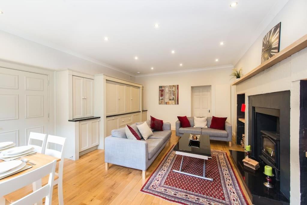 Self Catering , City Centre Apartment With Parking EDI Eksteriør billede