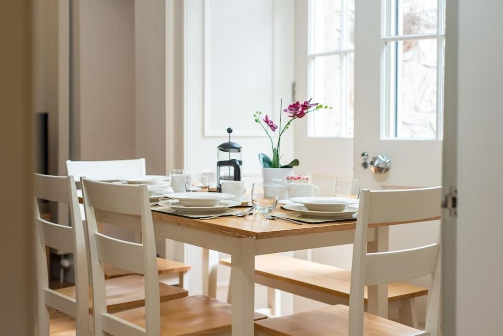 Self Catering , City Centre Apartment With Parking EDI Eksteriør billede