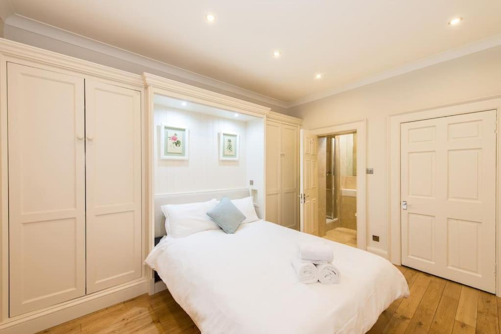 Self Catering , City Centre Apartment With Parking EDI Eksteriør billede