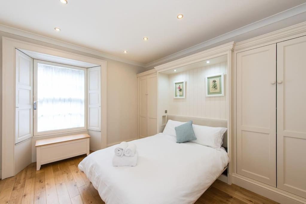 Self Catering , City Centre Apartment With Parking EDI Eksteriør billede